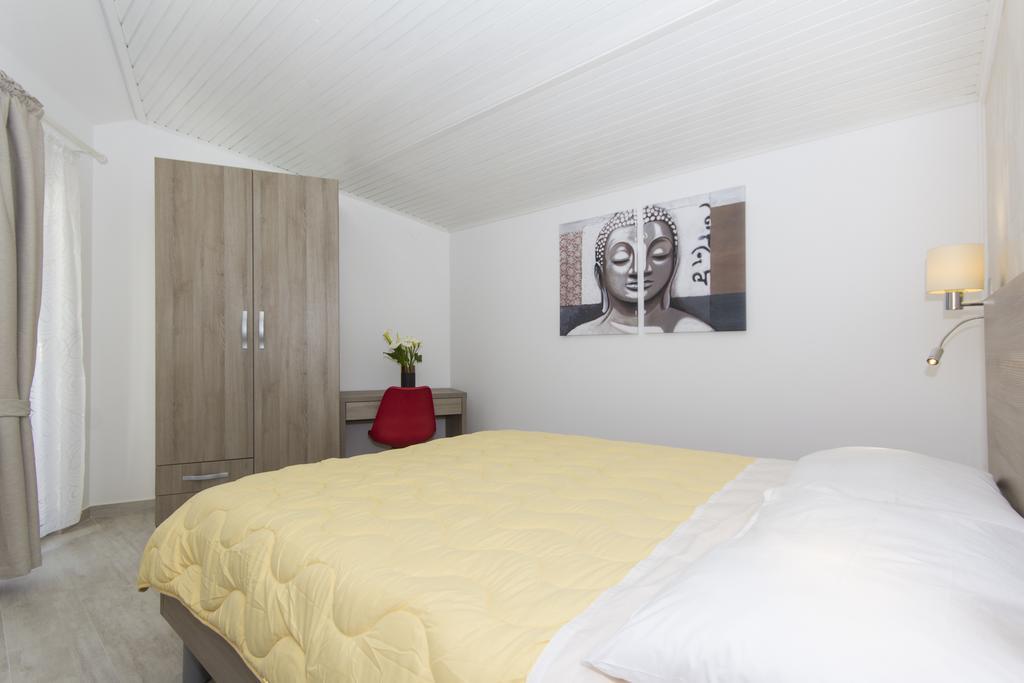 Alison Apartments Premantura Kültér fotó