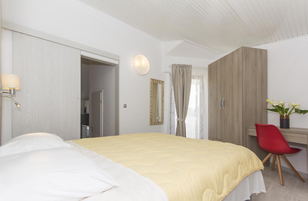 Alison Apartments Premantura Kültér fotó