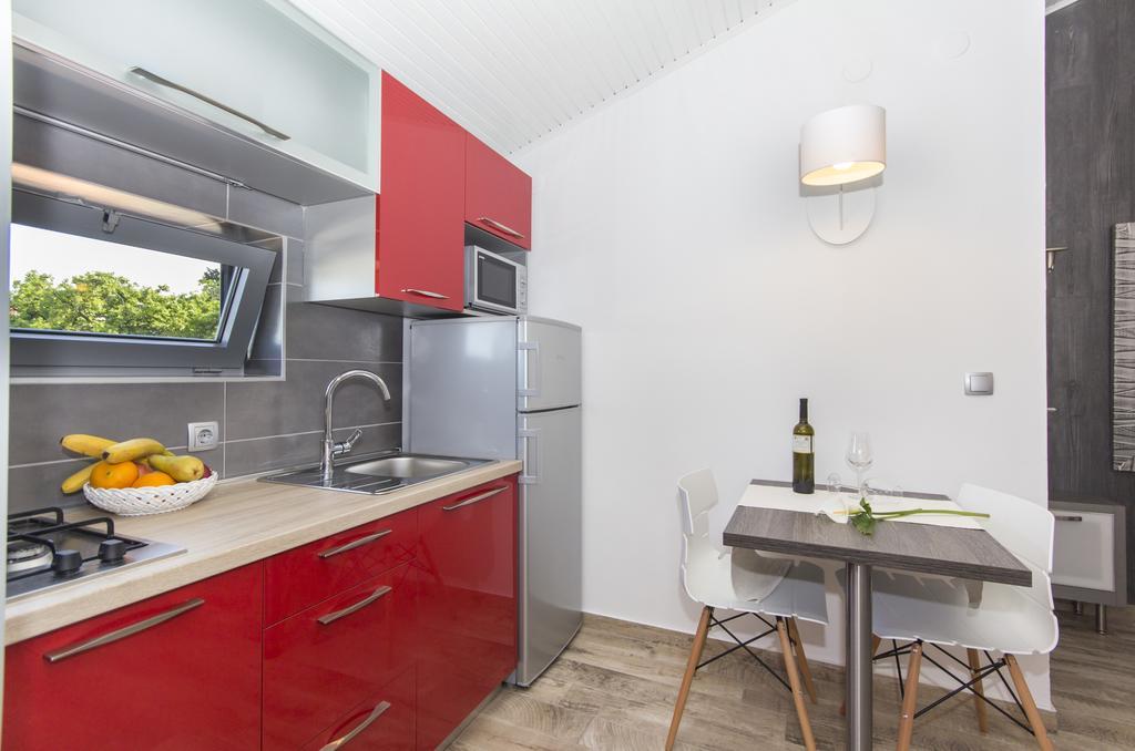 Alison Apartments Premantura Kültér fotó