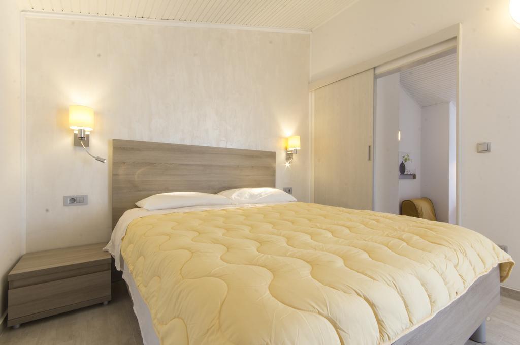 Alison Apartments Premantura Kültér fotó