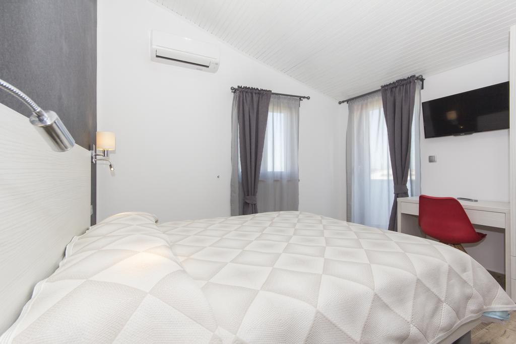 Alison Apartments Premantura Kültér fotó
